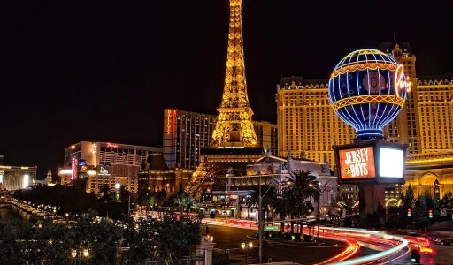 Are Tech Amenities defining the Future of Luxury in Las Vegas Hotels?